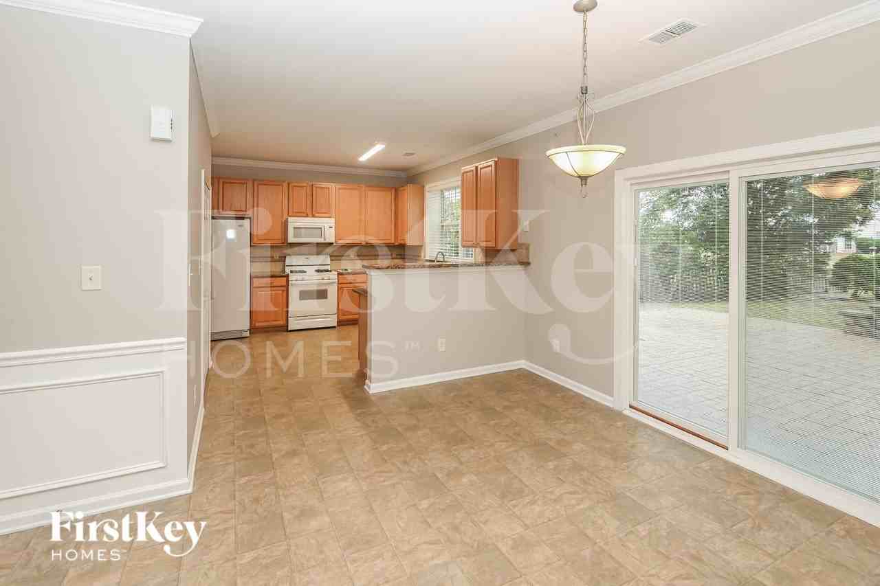 5847 Crimson Oak Ct - Photo 7 of 15
