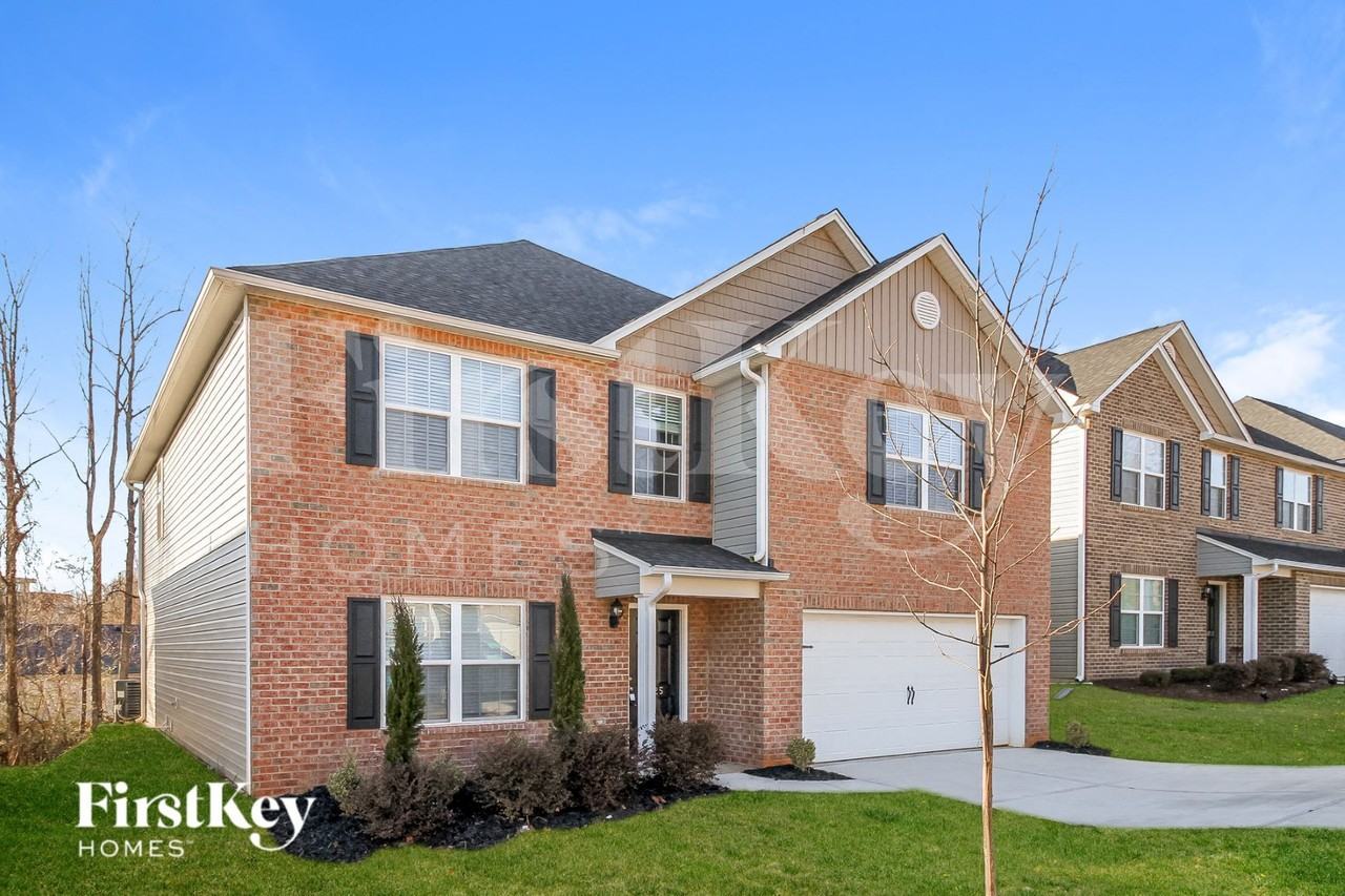 4725 Tuliptree Dr - Photo 2 of 15
