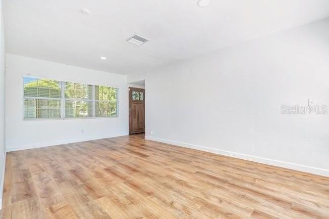 3800 Bobolink Ln - Photo 3 of 28