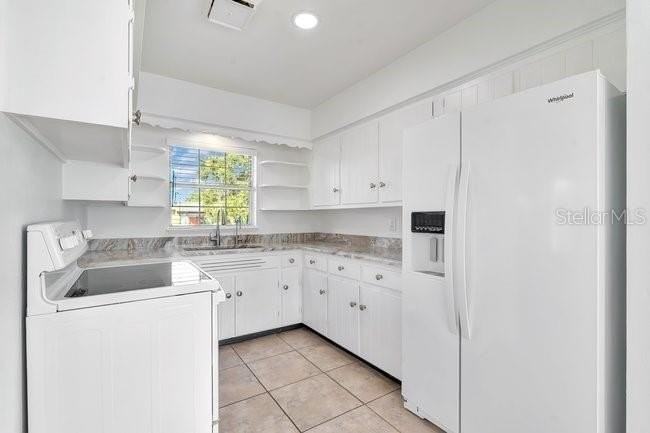 3800 Bobolink Ln - Photo 7 of 28