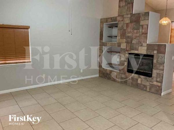 8213 Cedar Mesa Ave - Photo 3 of 15