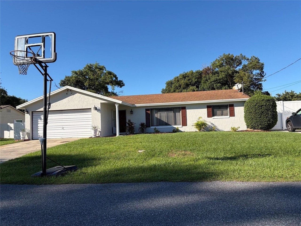 281 Reider Ave - Photo 2 of 26