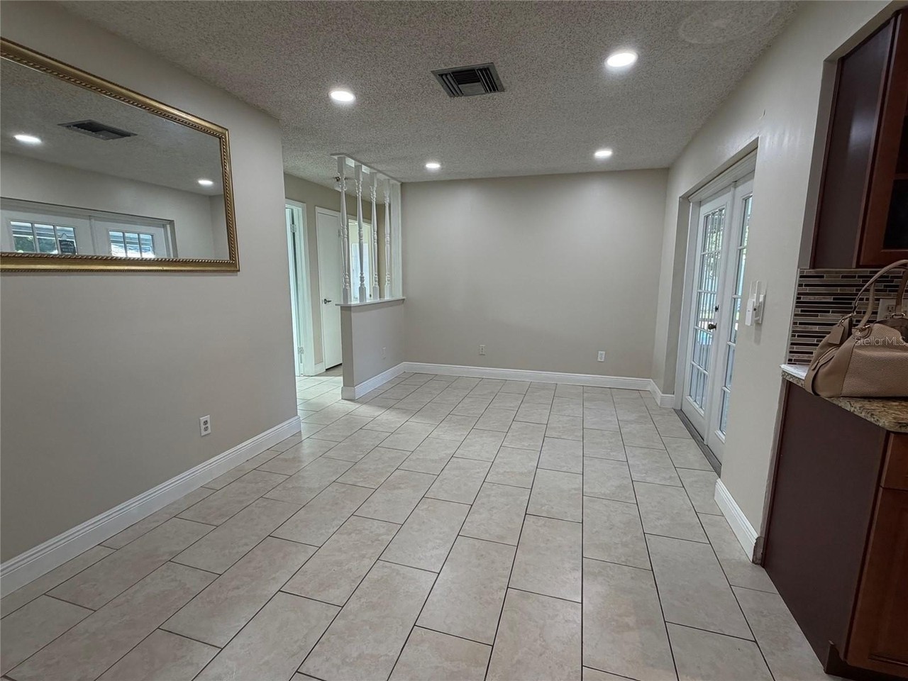 281 Reider Ave - Photo 6 of 26