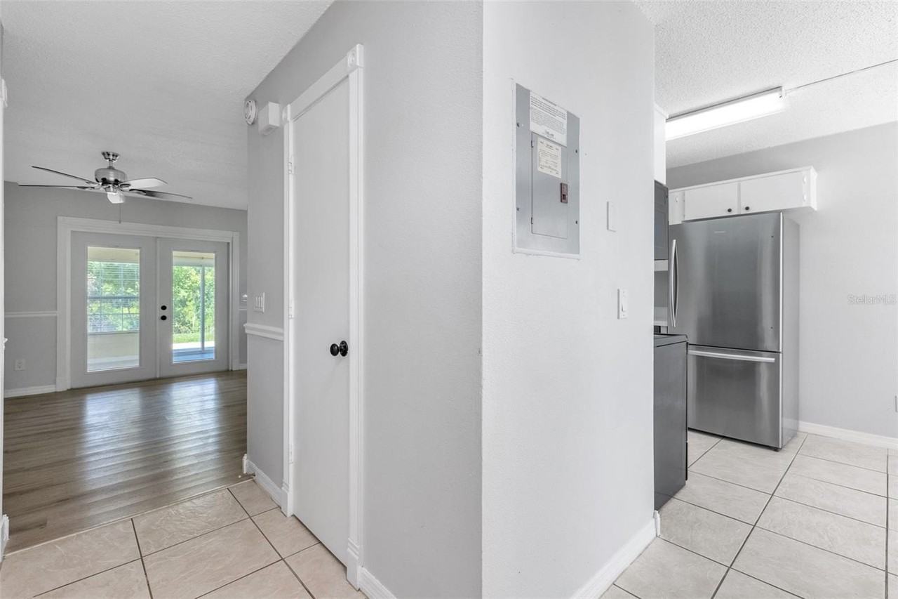 2037 Waterleaf St - Photo 4 of 41
