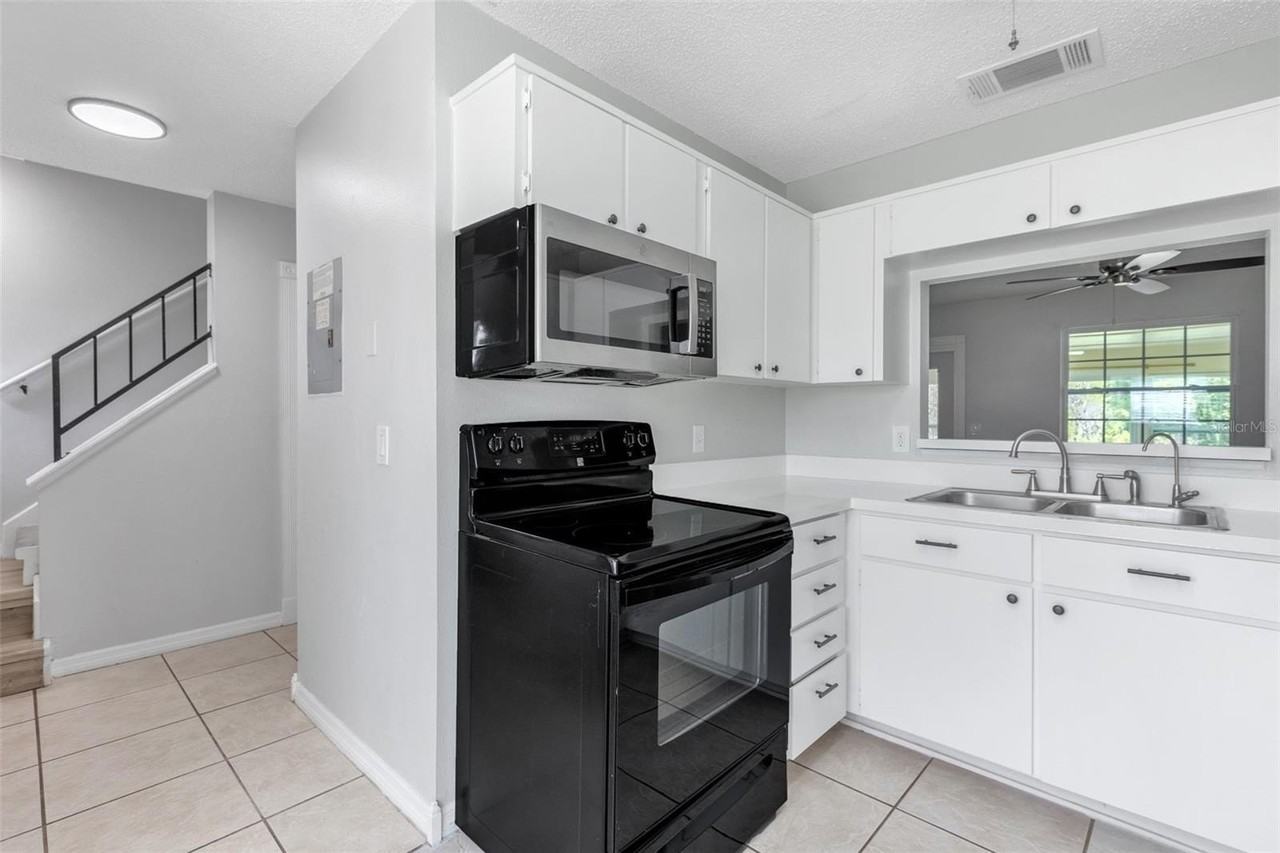 2037 Waterleaf St - Photo 5 of 41