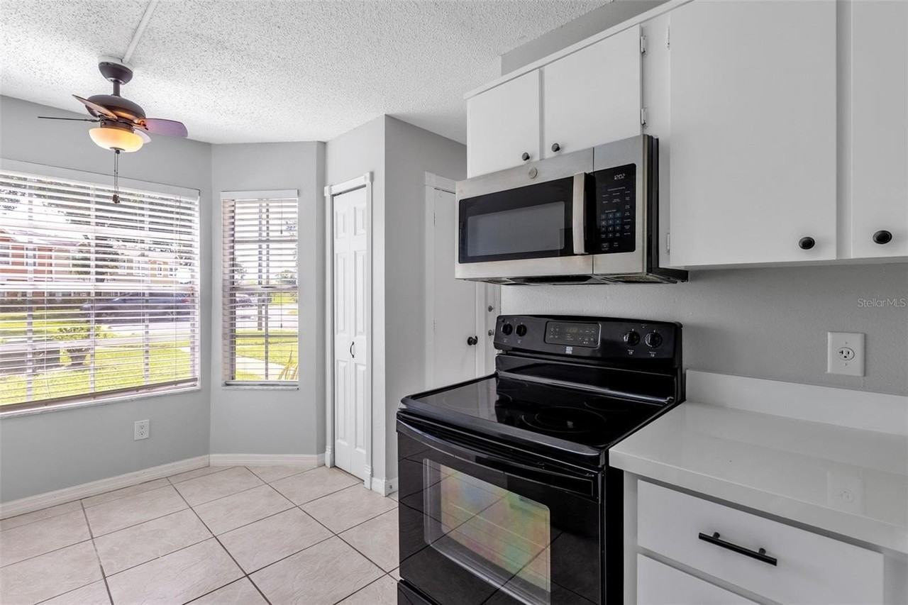 2037 Waterleaf St - Photo 6 of 41
