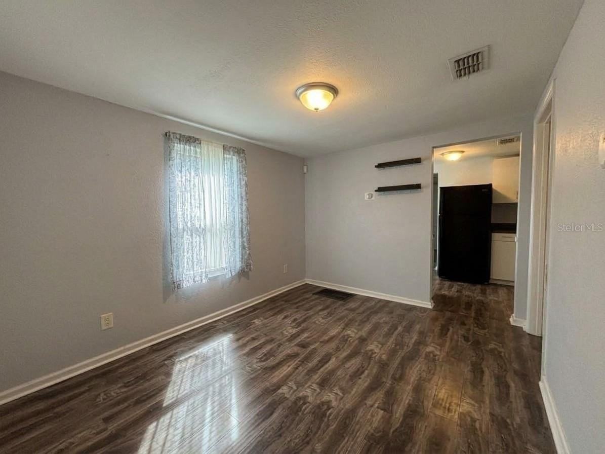 2505 Golfview St - Photo 7 of 20