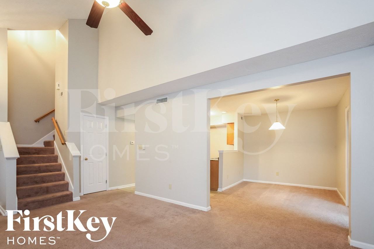 6701 Ossington Dr - Photo 4 of 14