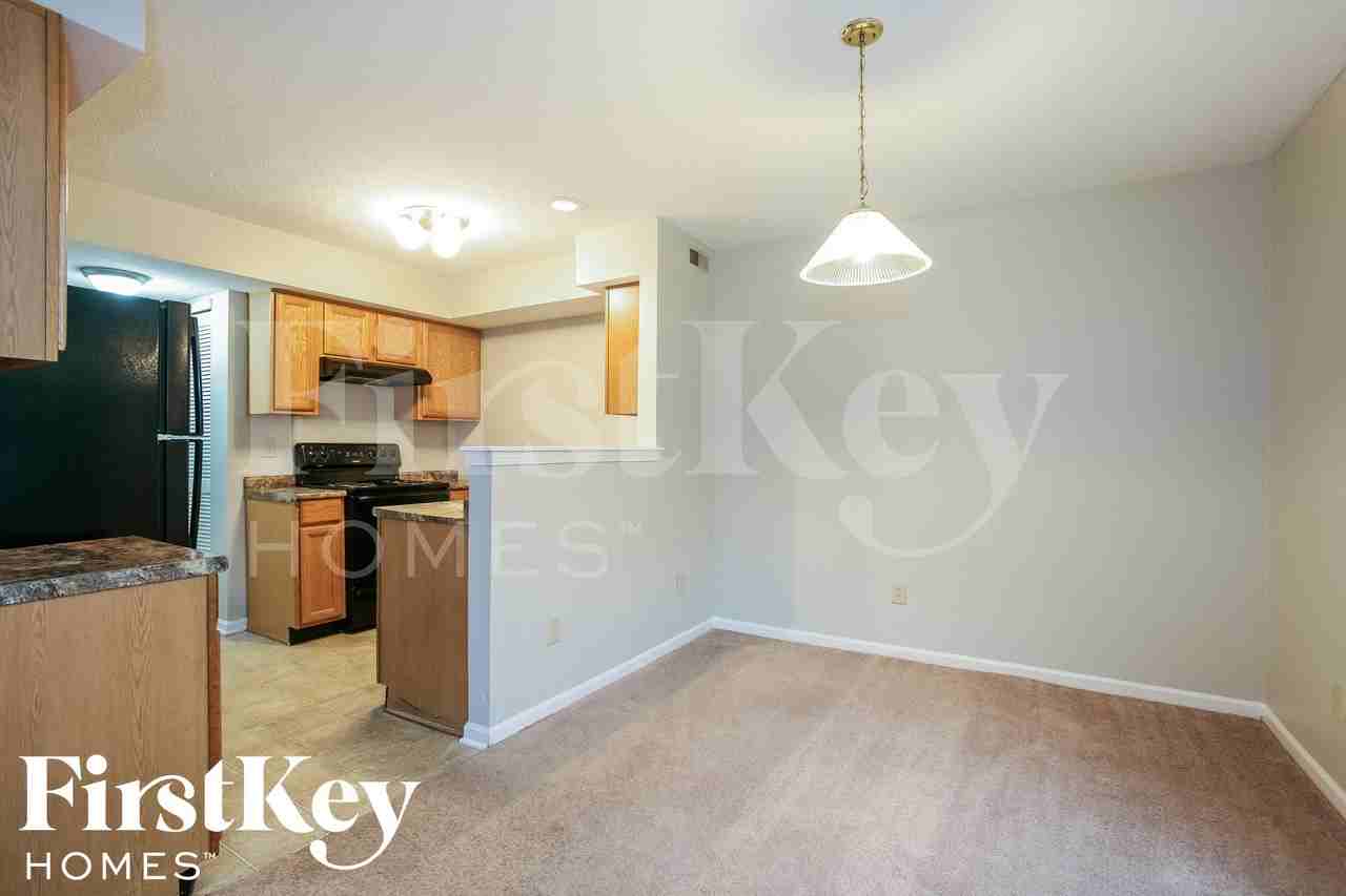 6701 Ossington Dr - Photo 5 of 14