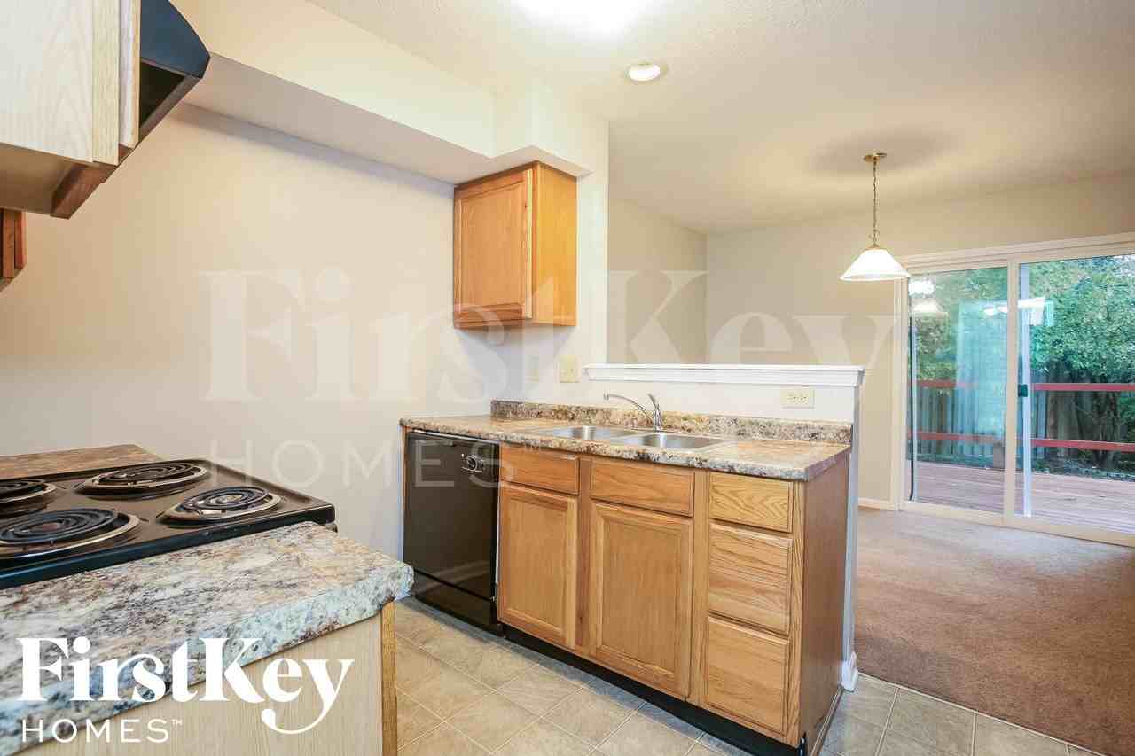 6701 Ossington Dr - Photo 7 of 14