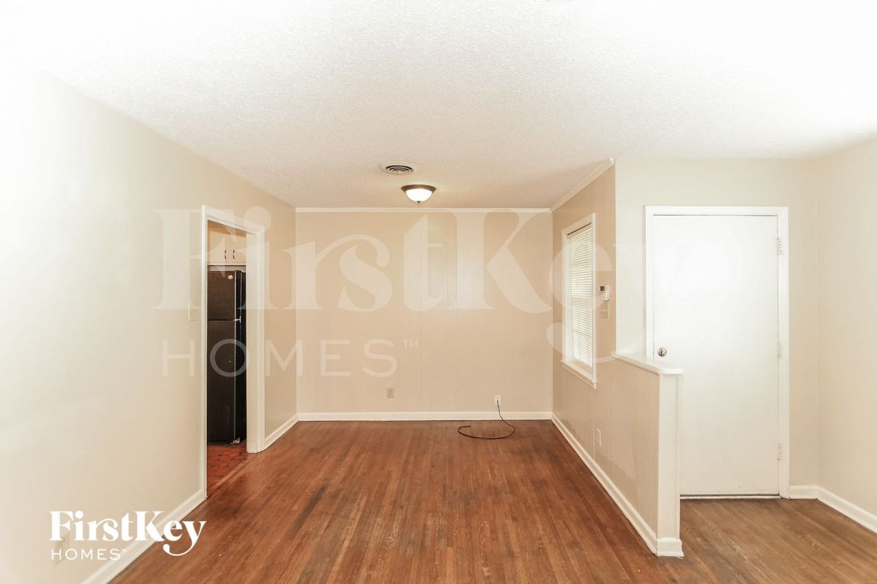 4415 Jamaica Ave - Photo 2 of 16