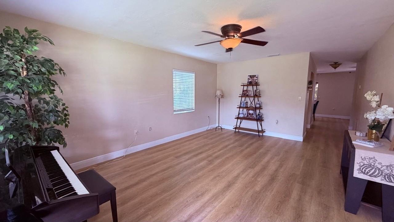 928 New Bedford Dr - Photo 3 of 21