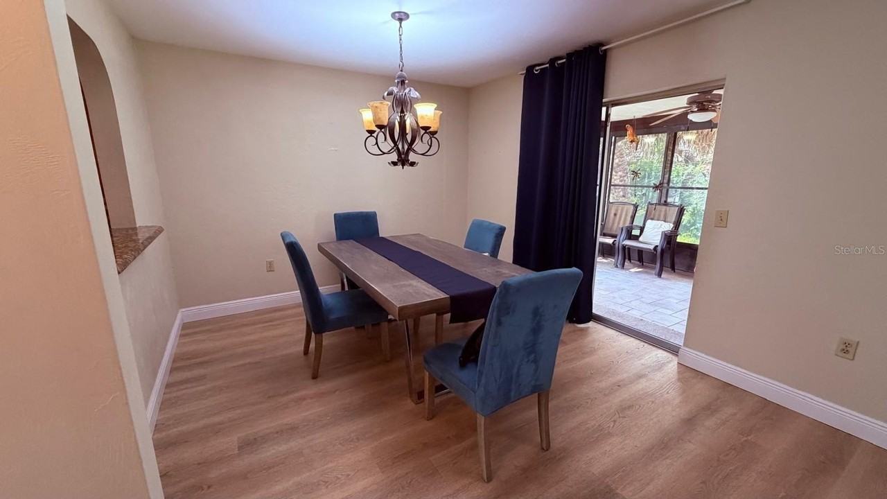 928 New Bedford Dr - Photo 4 of 21