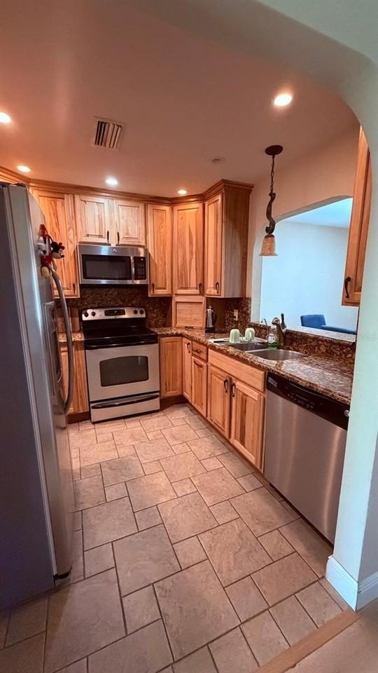 928 New Bedford Dr - Photo 6 of 21