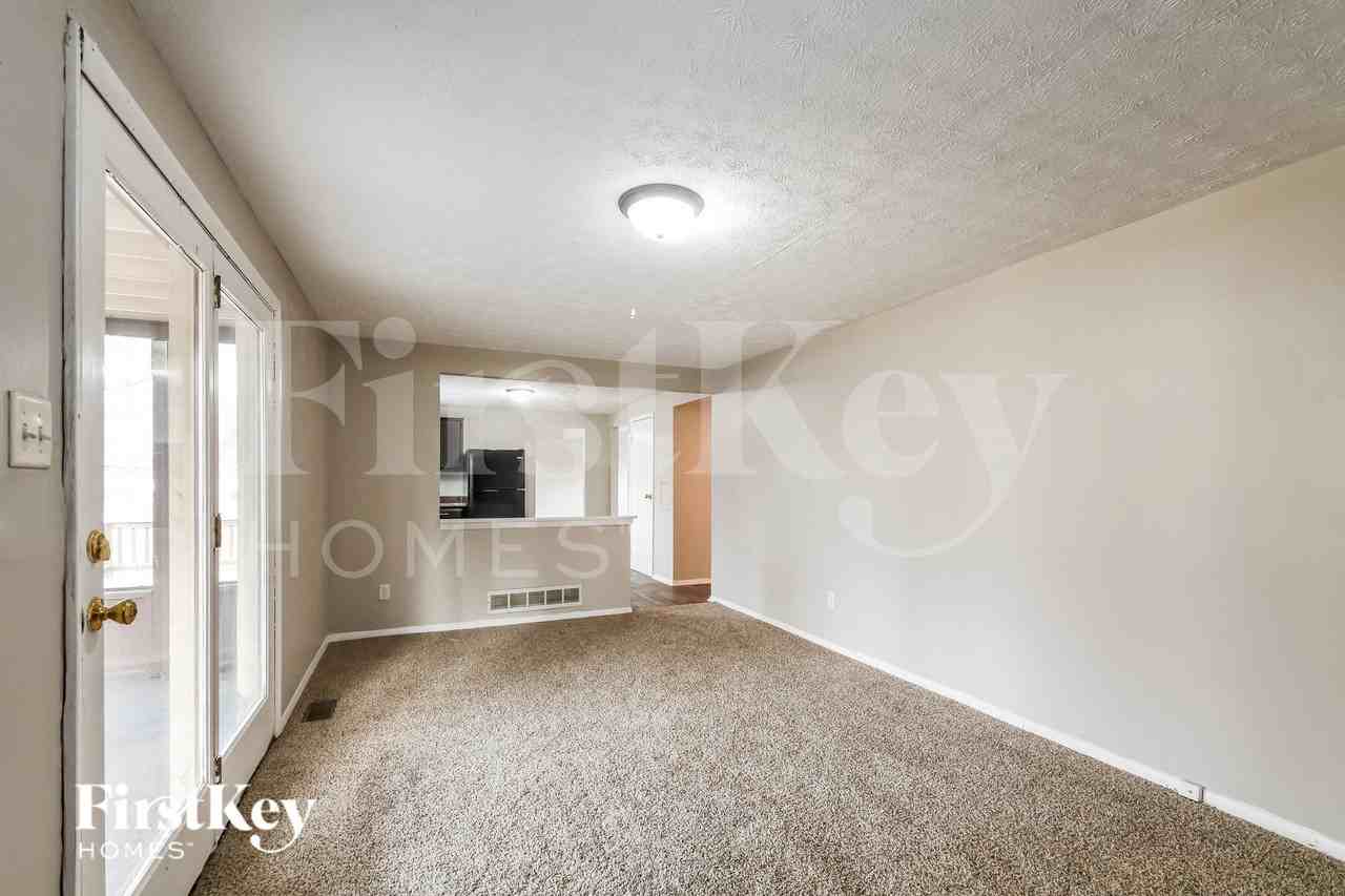 1620 Mutz Dr - Photo 3 of 15