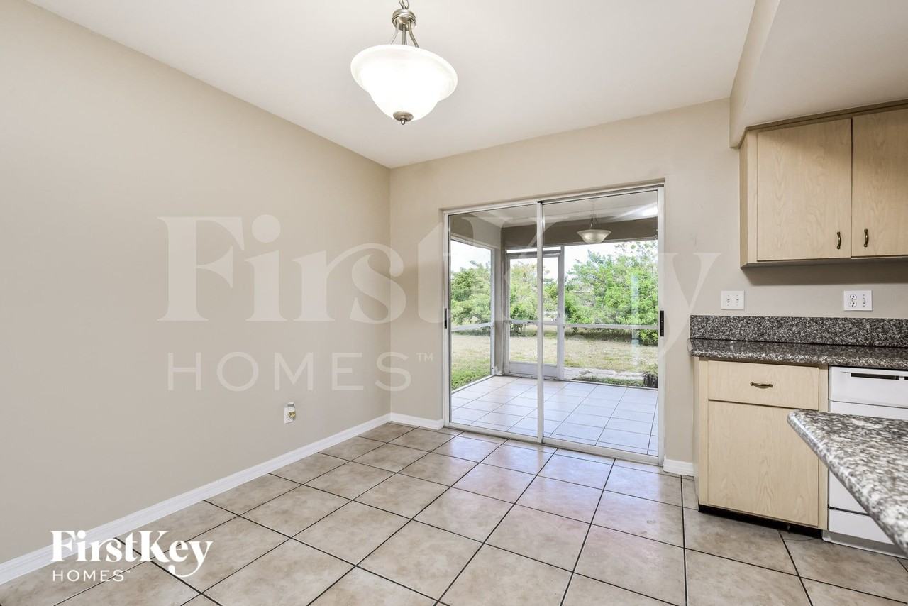 121 Kamal Pkwy - Photo 5 of 15