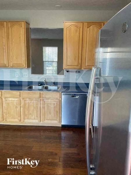 1114 Newgate Cir - Photo 6 of 11