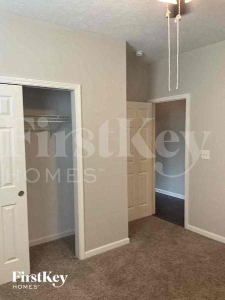 1114 Newgate Cir - Photo 7 of 11