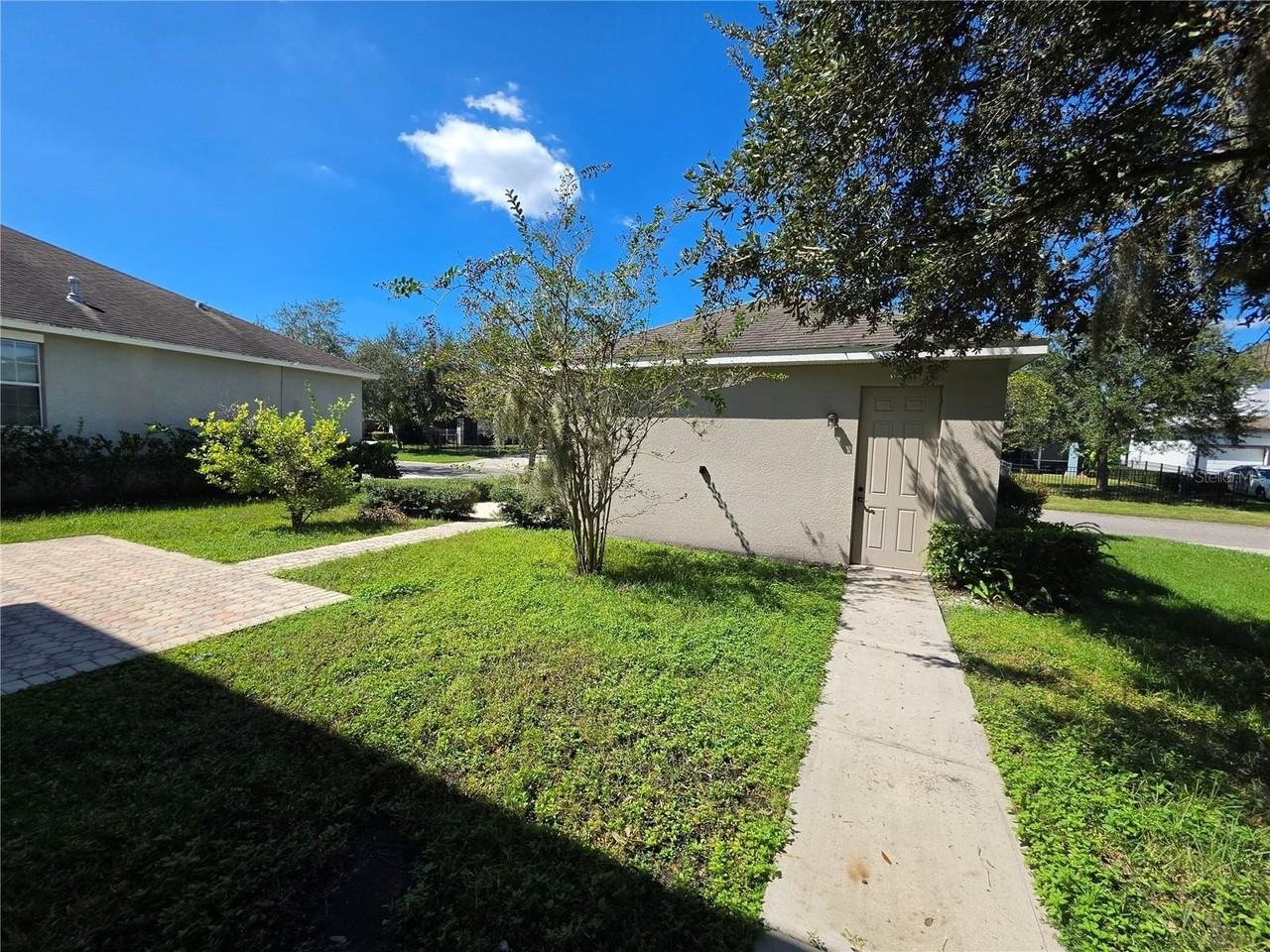7920 Hampton Lake Dr - Photo 6 of 49