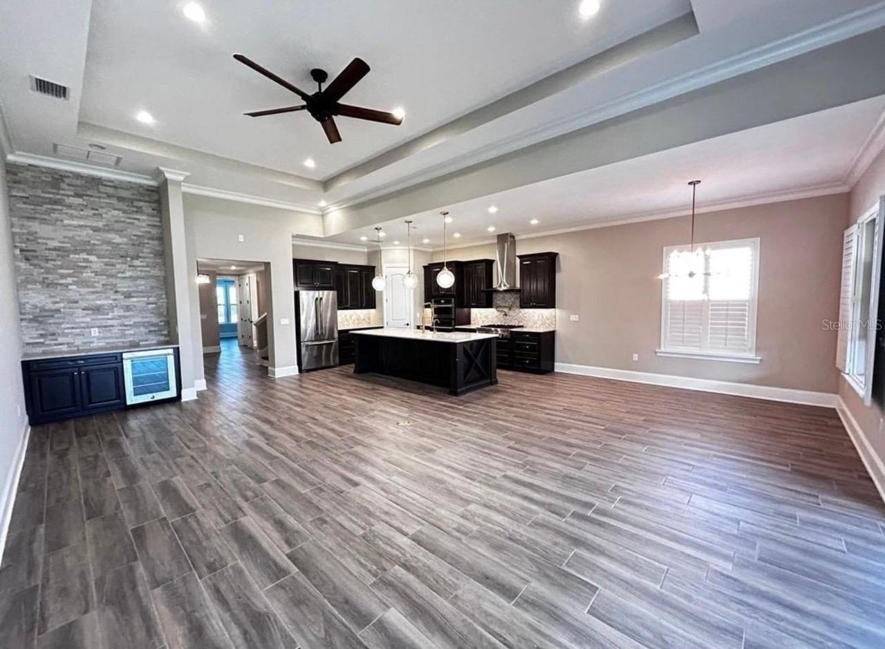 10178 Illumination Dr - Photo 4 of 22