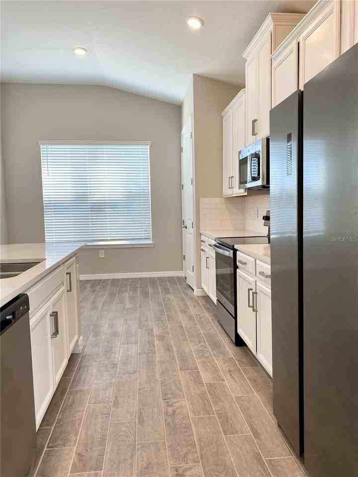 33879 Astoria Cir - Photo 4 of 50