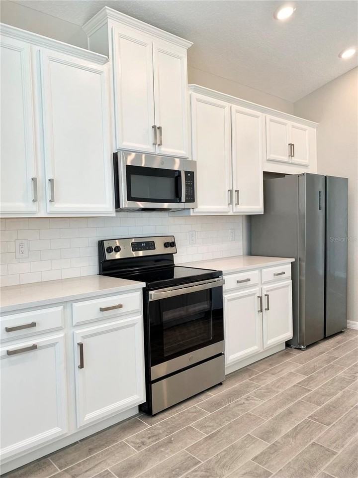 33879 Astoria Cir - Photo 5 of 50