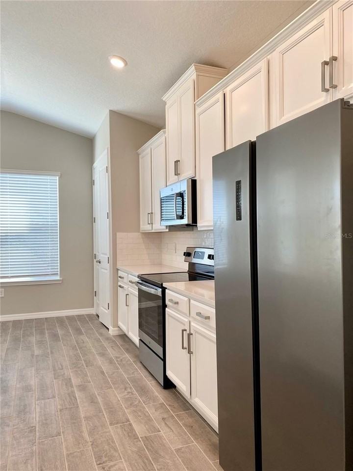 33879 Astoria Cir - Photo 6 of 50