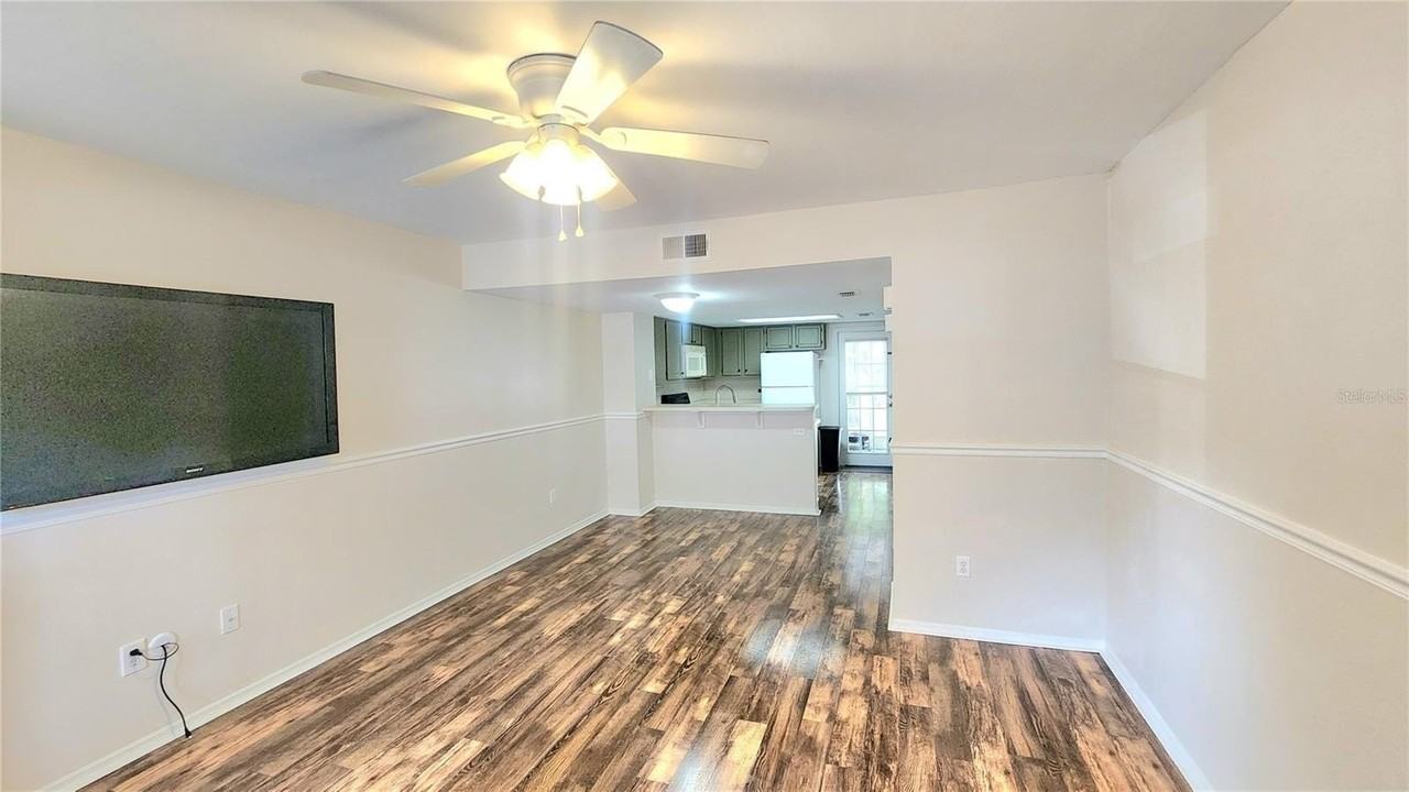 3335 Fox Hunt Dr - Photo 3 of 28