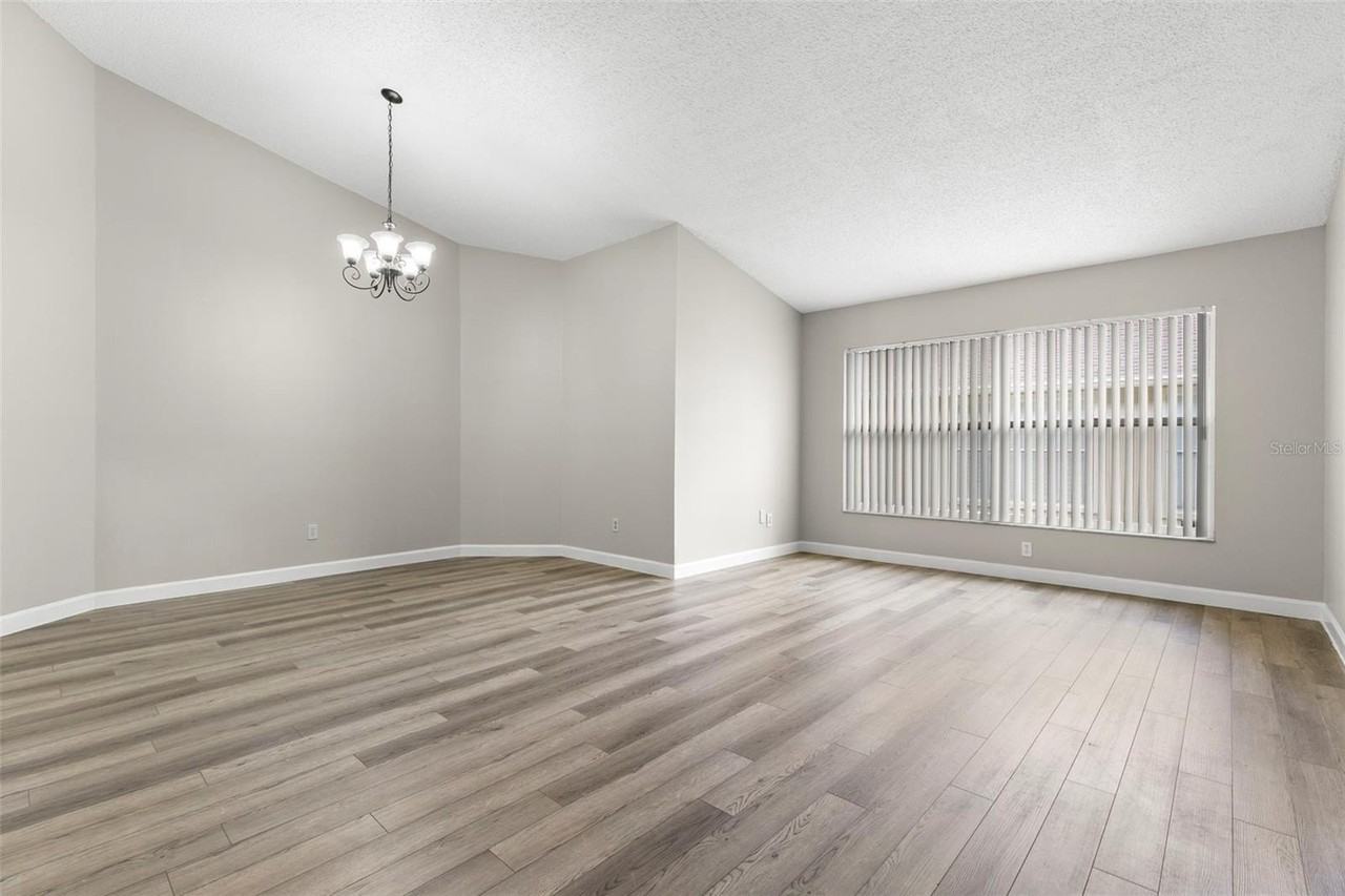 17504 Woodthrush Pl - Photo 6 of 27