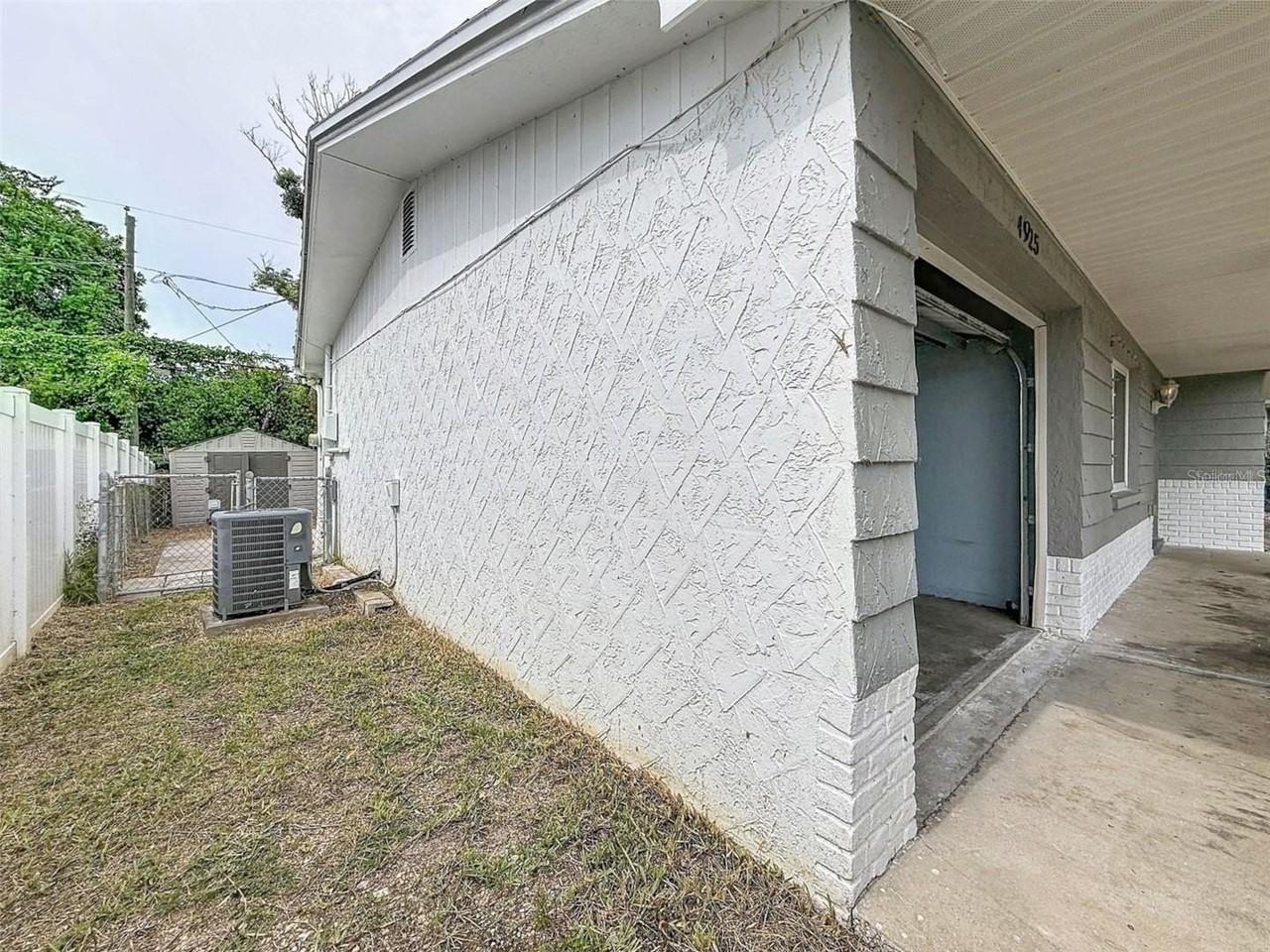 4925 Beacon Hill Dr - Photo 6 of 38