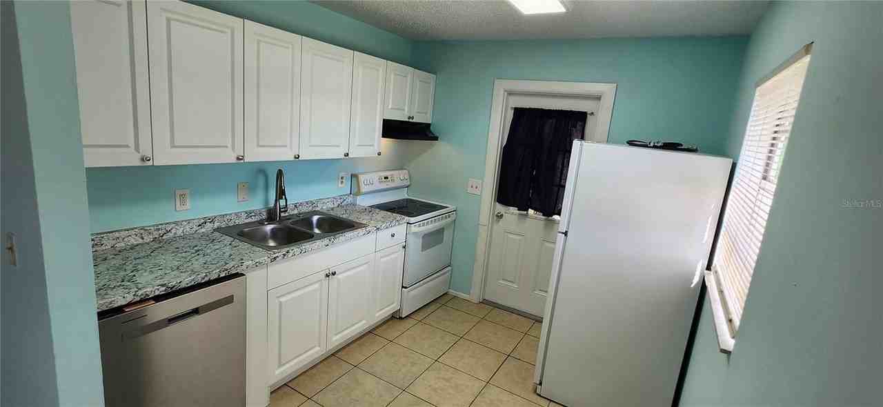 2254 19th Ave Sw - Photo 3 of 26