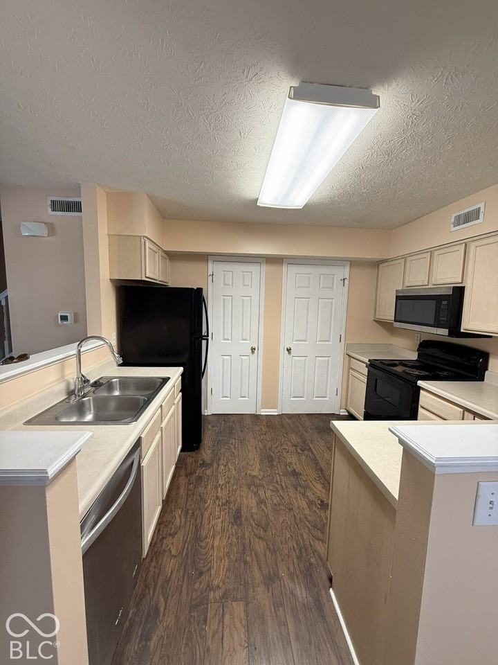4623 Kimmeridge Ln - Photo 5 of 9