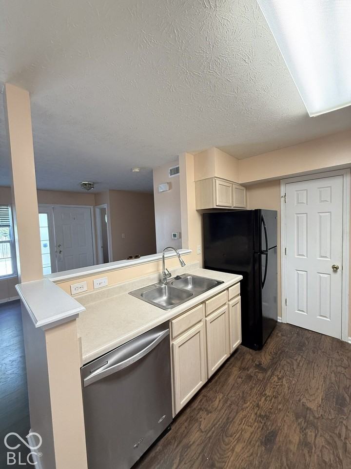 4623 Kimmeridge Ln - Photo 6 of 9