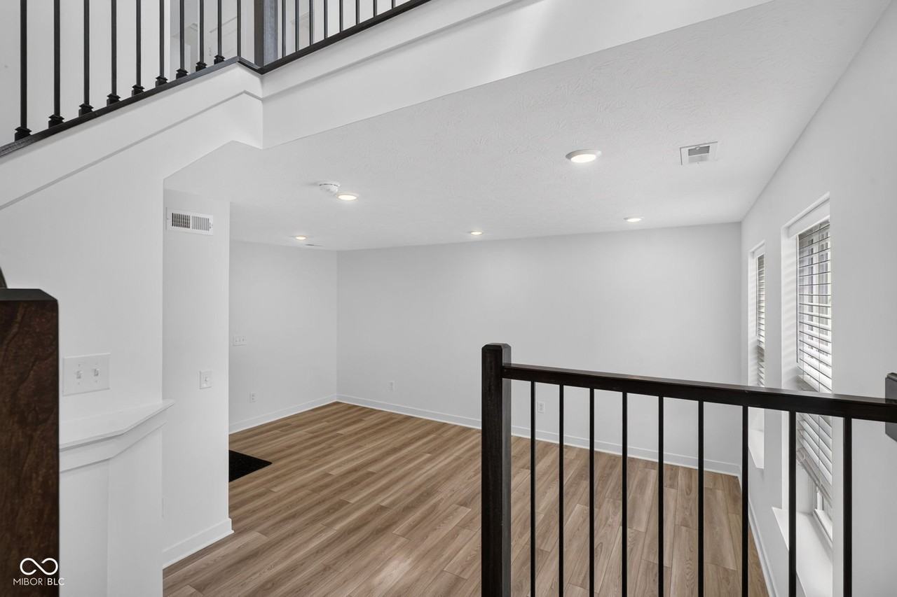 13823 Gatsby Dr - Photo 5 of 43
