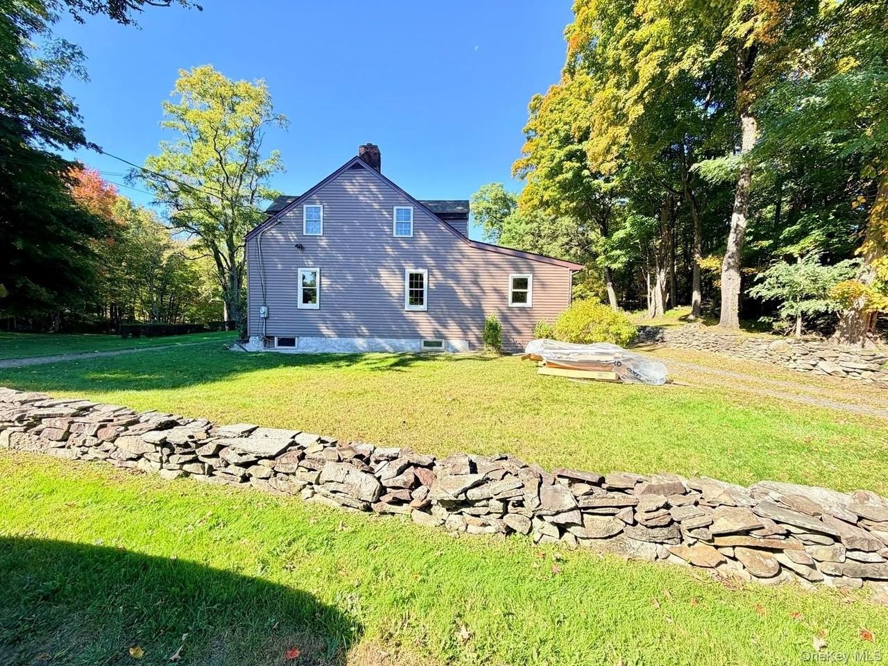 241 White Bridge Rd - Photo 3 of 31