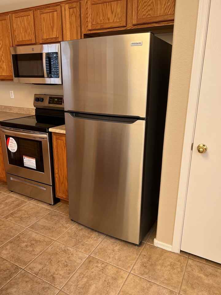 17472 W Watson Ln - Photo 5 of 16