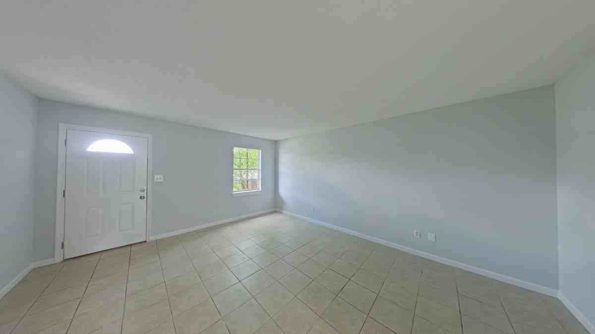 172 5th Ave - Photo 4 of 21