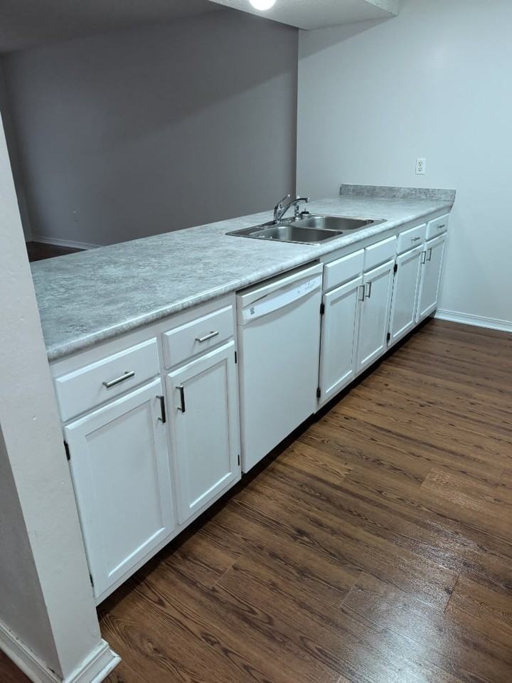 1829 Whispering Oaks Ln - Photo 4 of 7