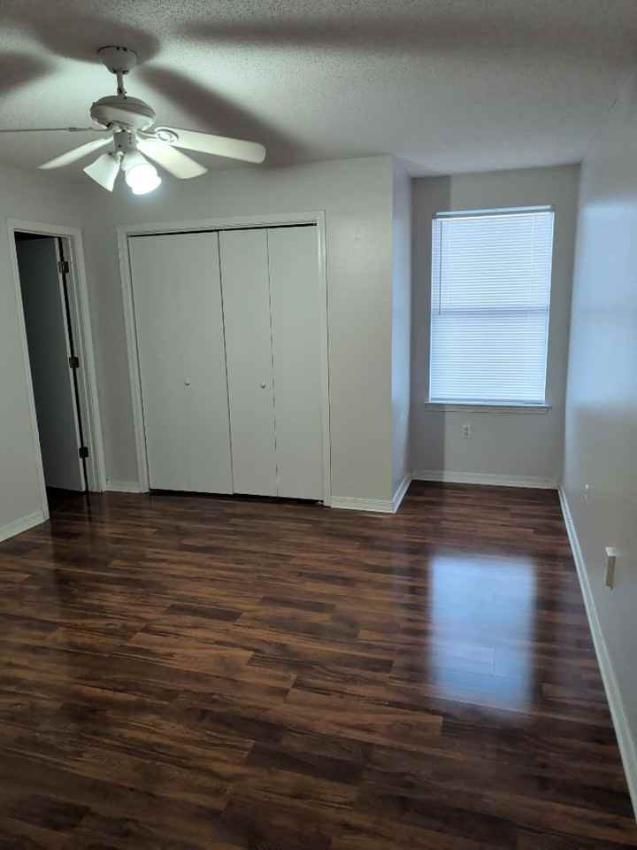 1829 Whispering Oaks Ln - Photo 5 of 7