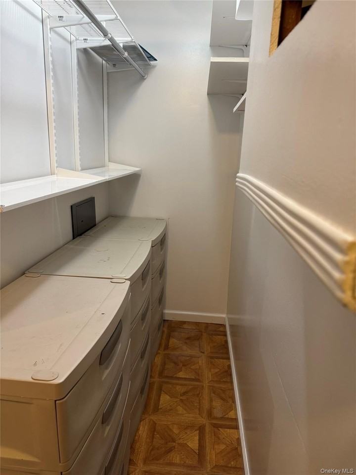 29 Sedgwick Ave - Photo 5 of 13