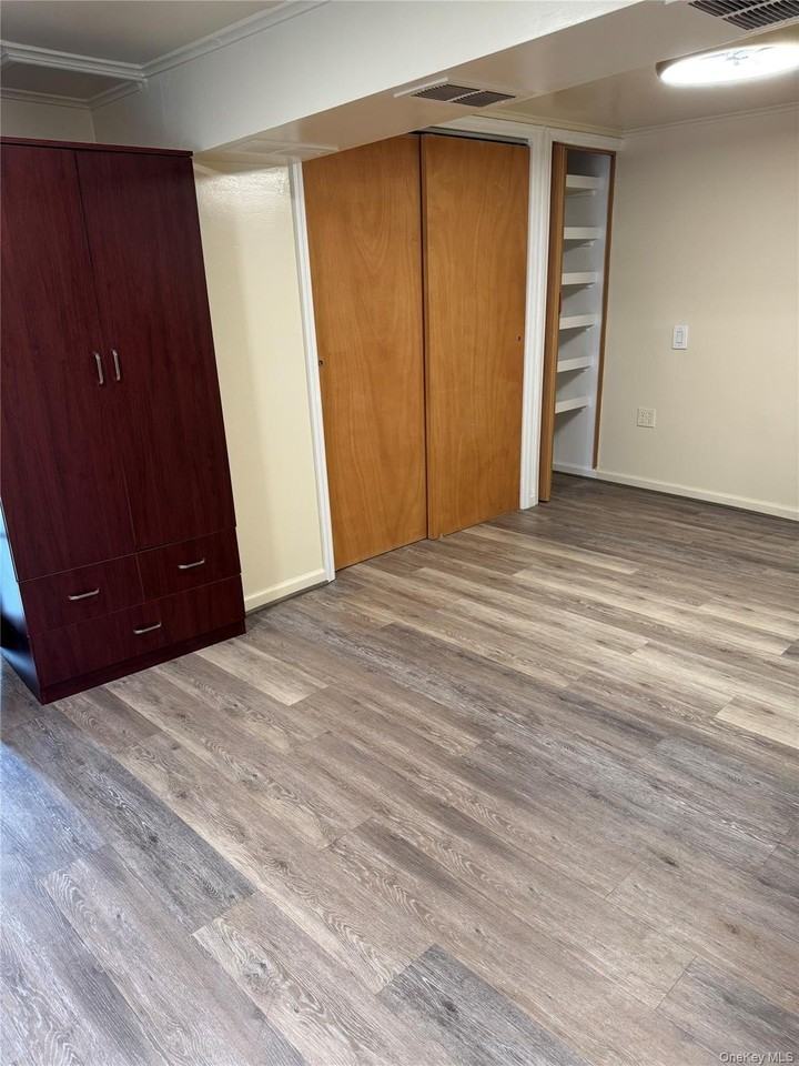 29 Sedgwick Ave - Photo 7 of 13
