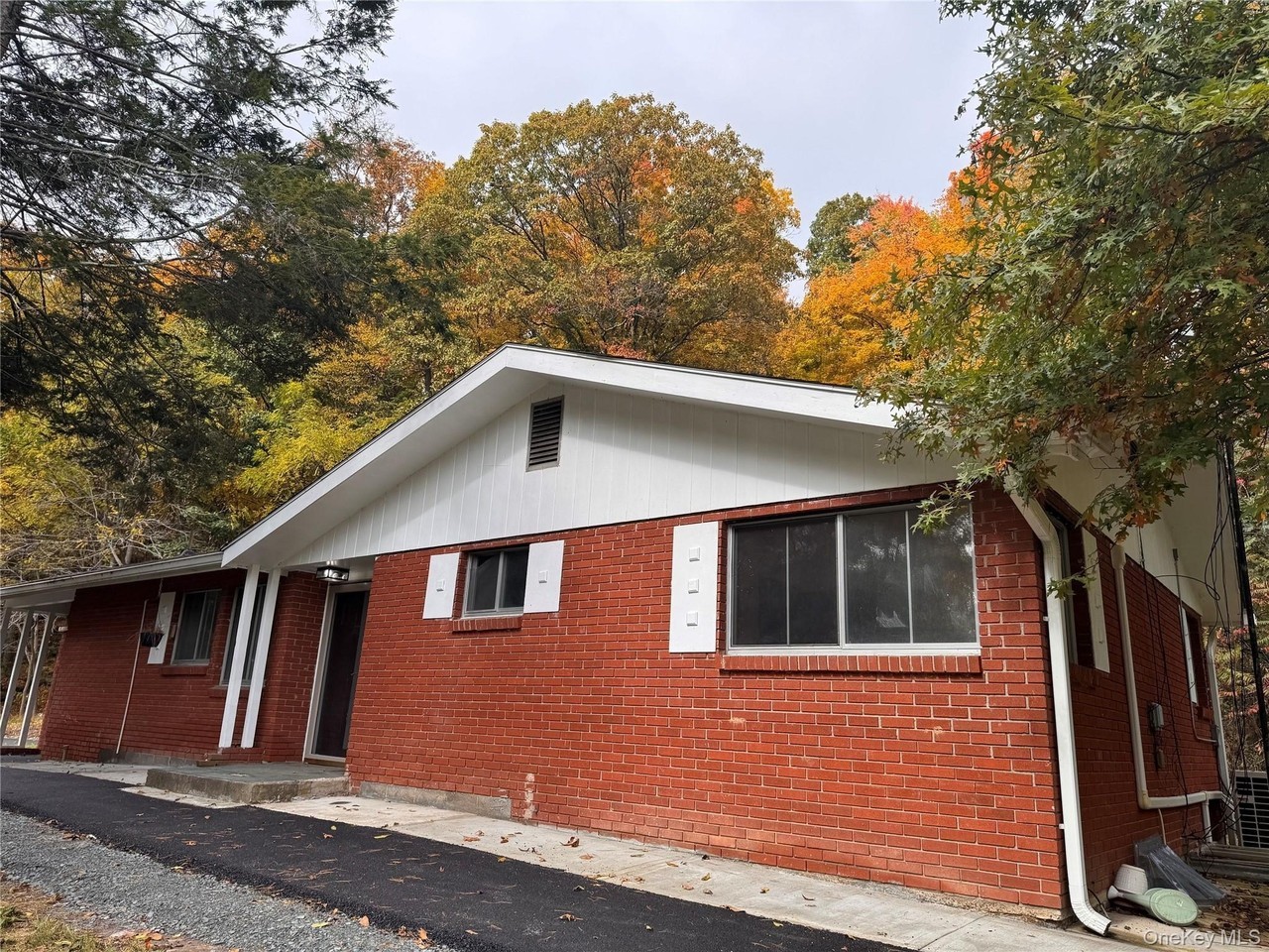 564 Kirbytown Rd - Photo 2 of 39