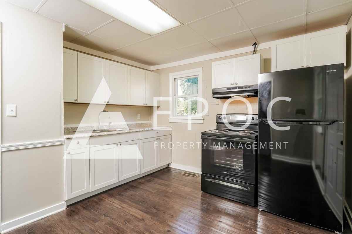 1039 Louise Rd - Photo 3 of 15
