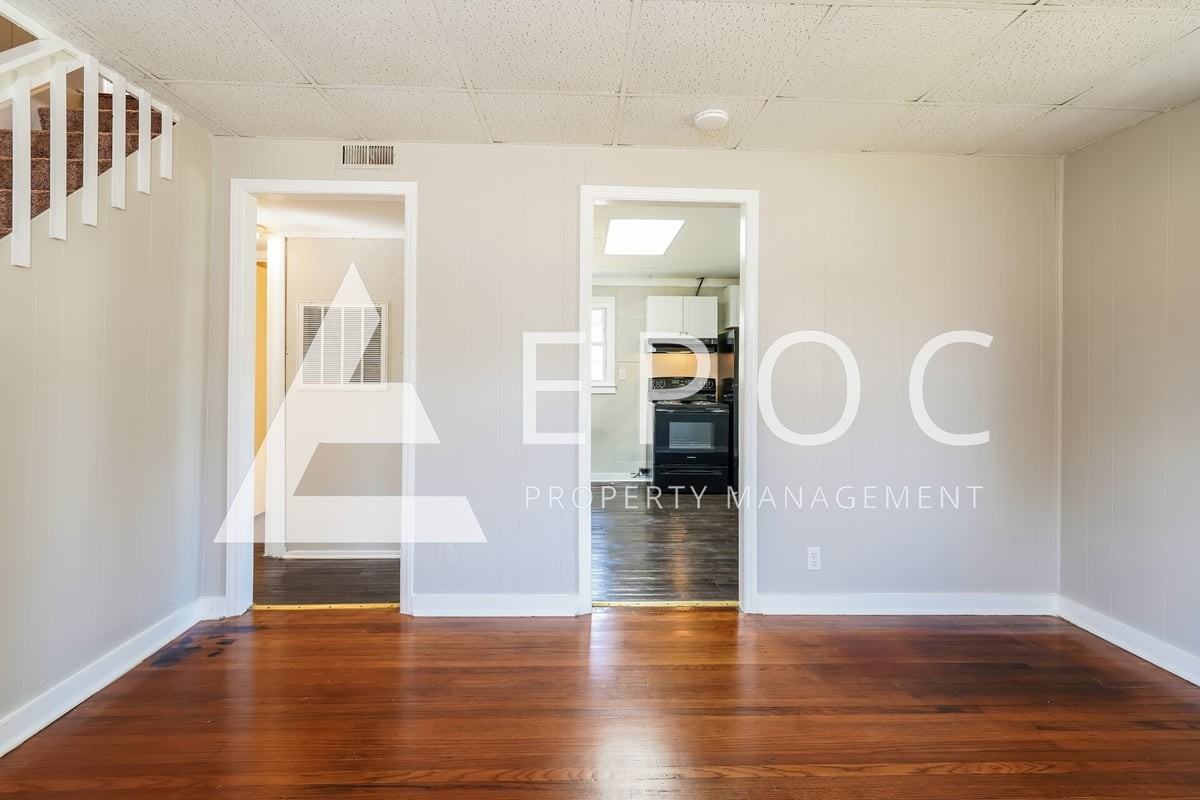 1039 Louise Rd - Photo 4 of 15
