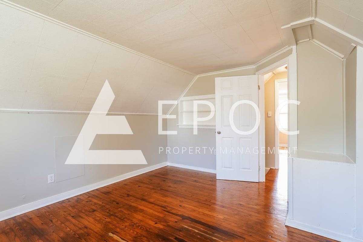 1039 Louise Rd - Photo 6 of 15