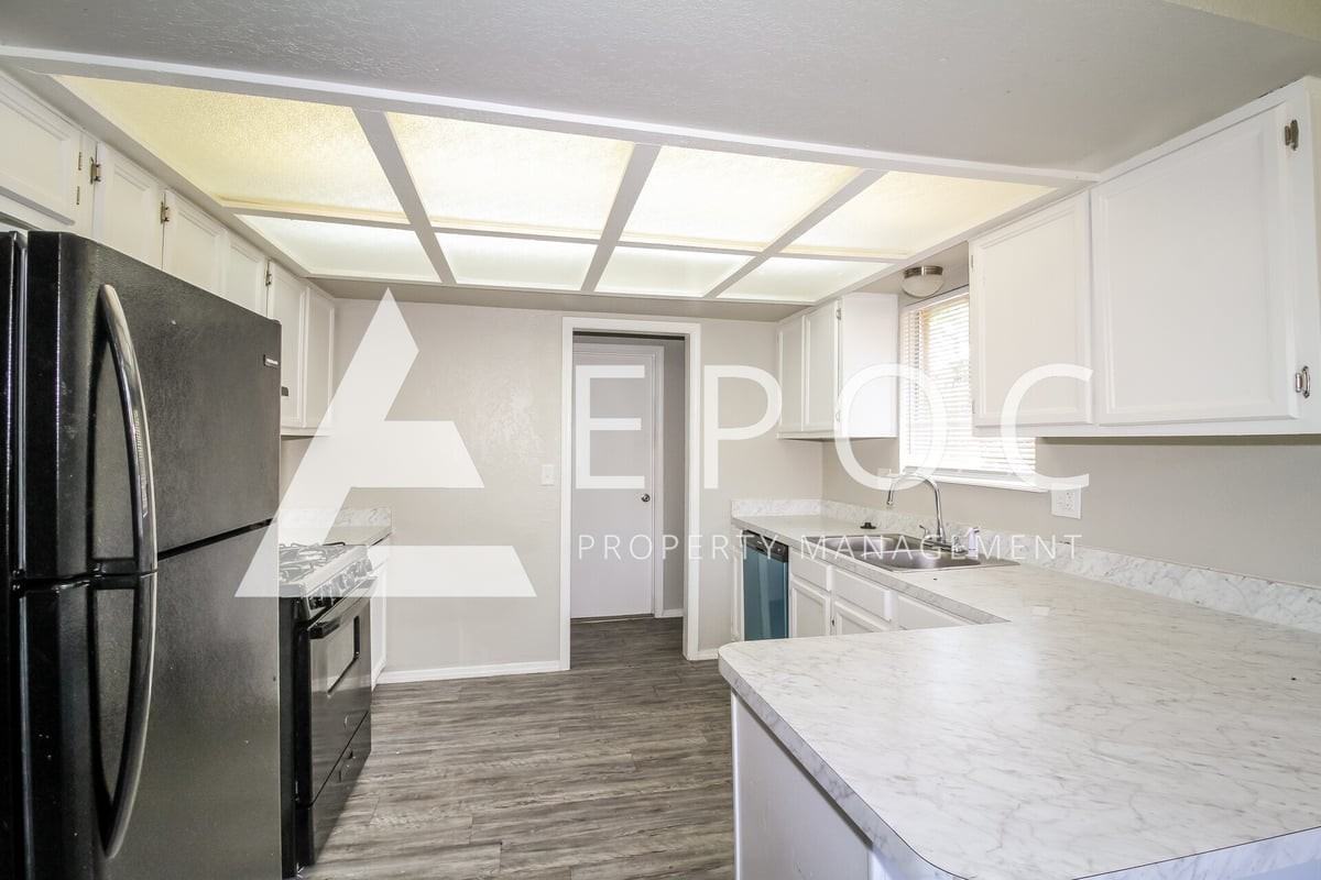 2621 Sw 99th St - Photo 3 of 16