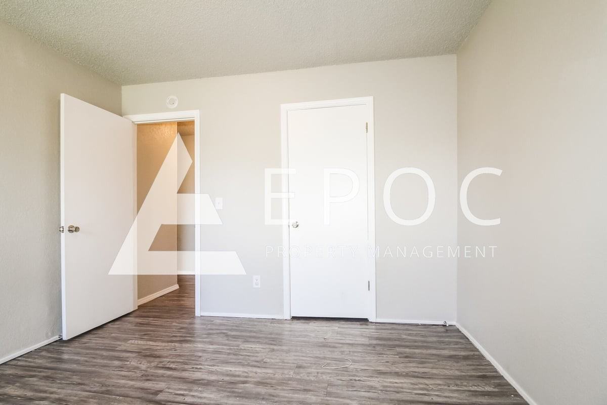 2621 Sw 99th St - Photo 4 of 16