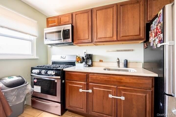 3933 Wilder Ave - Photo 4 of 19