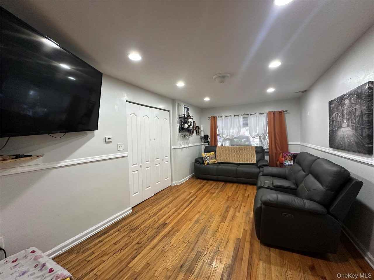 3933 Wilder Ave - Photo 5 of 19