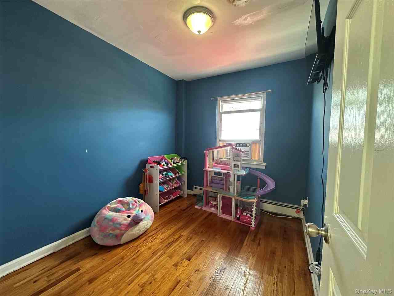 3933 Wilder Ave - Photo 7 of 19